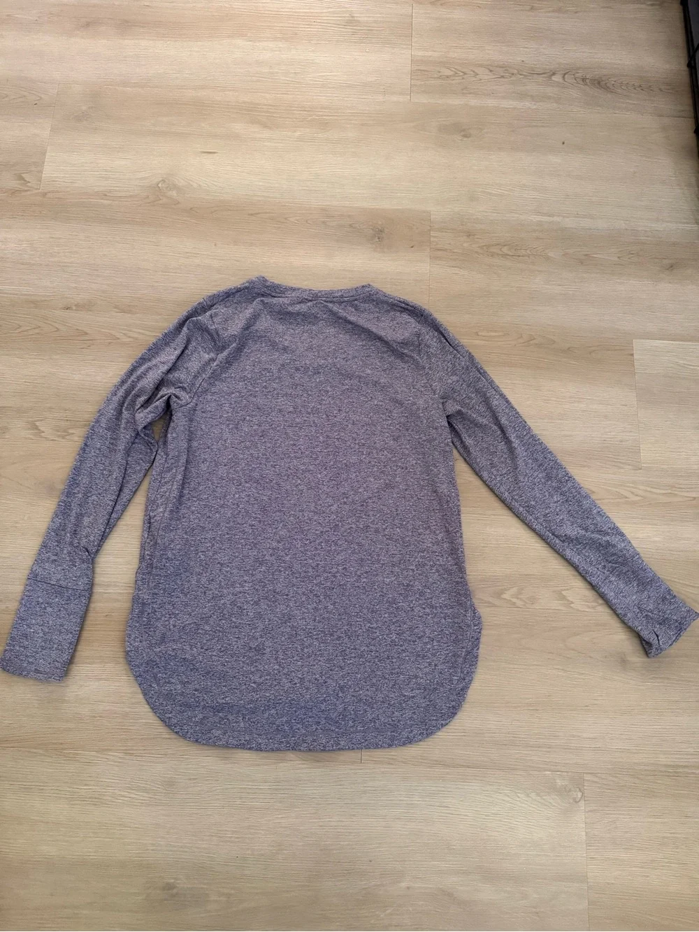 Athleta Long-Sleeve Crewneck Top in Heather purple/Gray size large